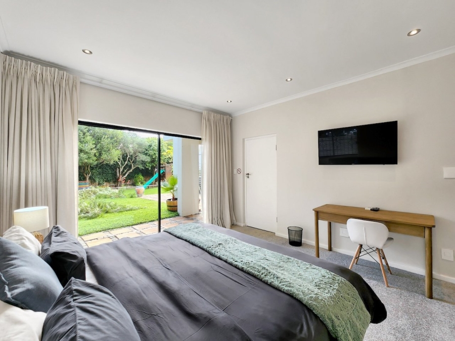 To Let 7 Bedroom Property for Rent in Camps Bay Western Cape